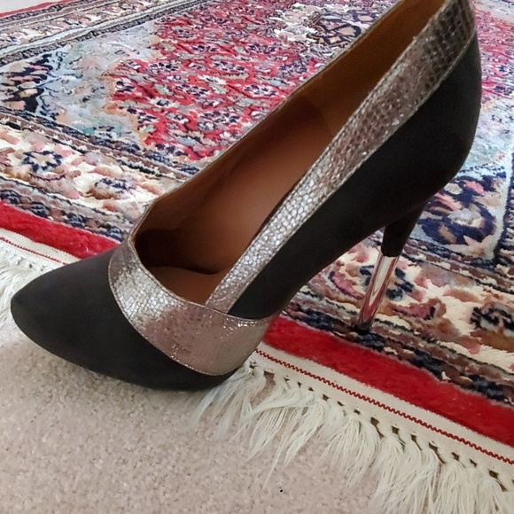 Sigerson Morrison Suede and metallic stiletto pumps - Picture 2 of 7